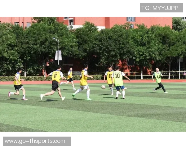 北京理工大学足球队奋勇争先展现青春风采助力校园文化建设与体育精神传播